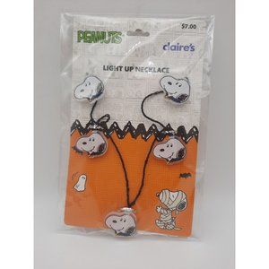 Peanuts Claire’s Vampire Snoopy Light Up Necklace Halloween NEW